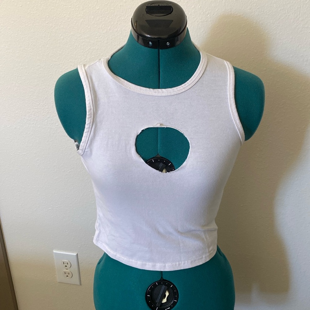 Persun white sleeveless tank top with heart